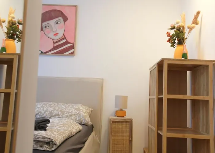 Stylish Penthouse With Free Parking דירה *