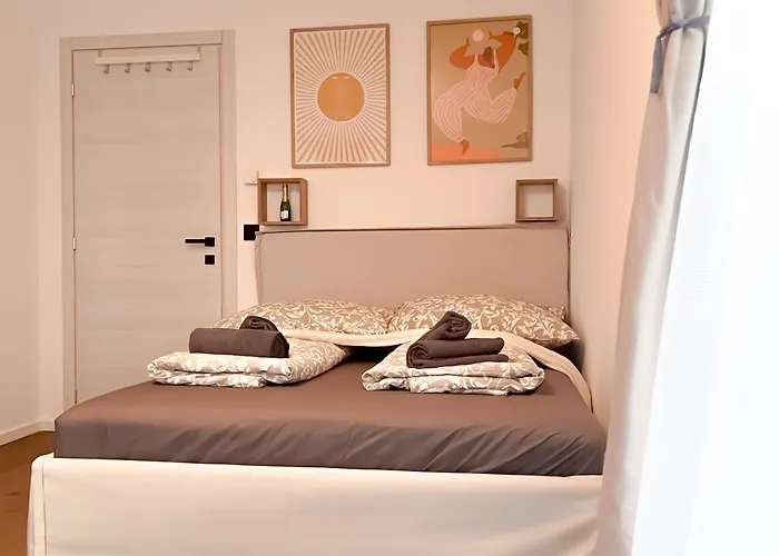 Stylish Penthouse With Free Parking *
