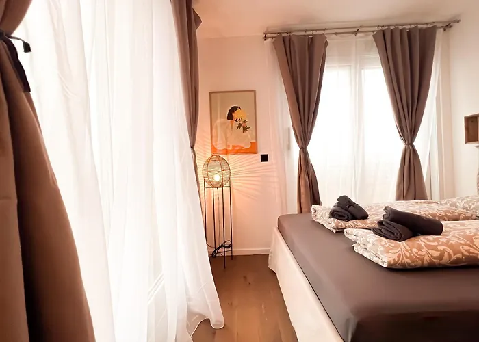 Stylish Penthouse With Free Parking דירה וינה