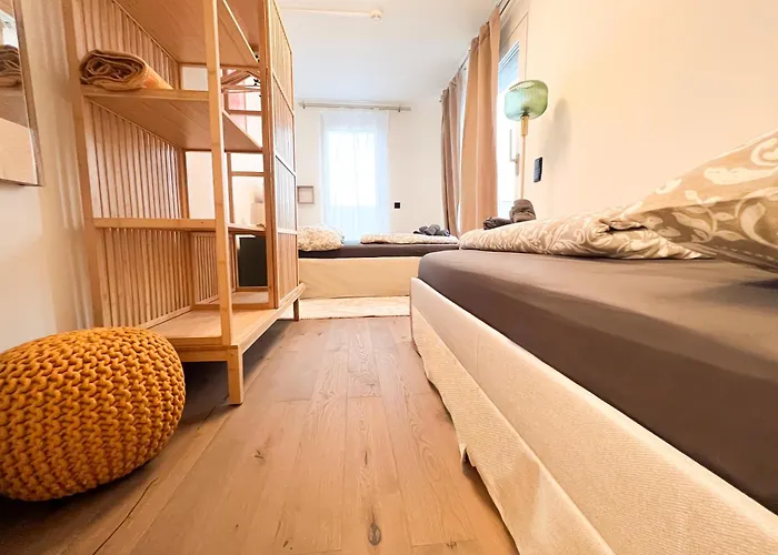 Stylish Penthouse With Free Parking דירה *