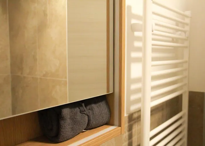 Stylish Penthouse With Free Parking דירה וינה