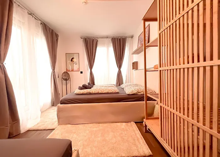 דירה Stylish Penthouse With Free Parking *