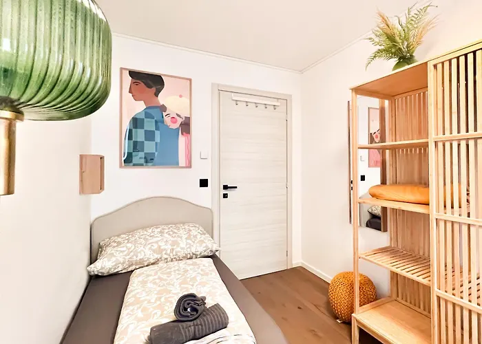 Stylish Penthouse With Free Parking דירה וינה