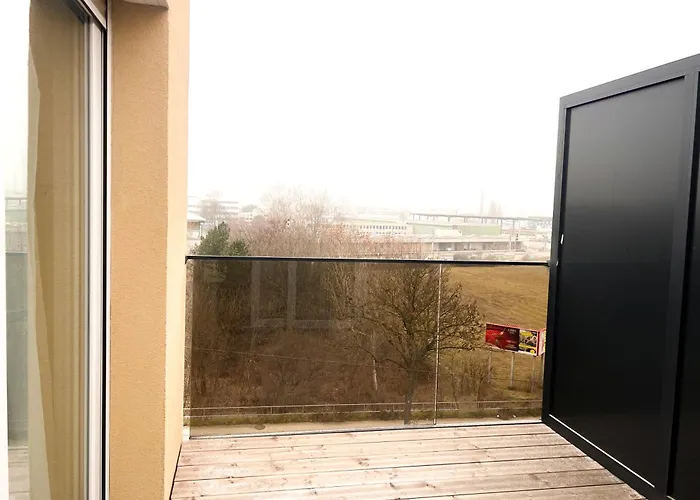 Stylish Penthouse With Free Parking דירה וינה